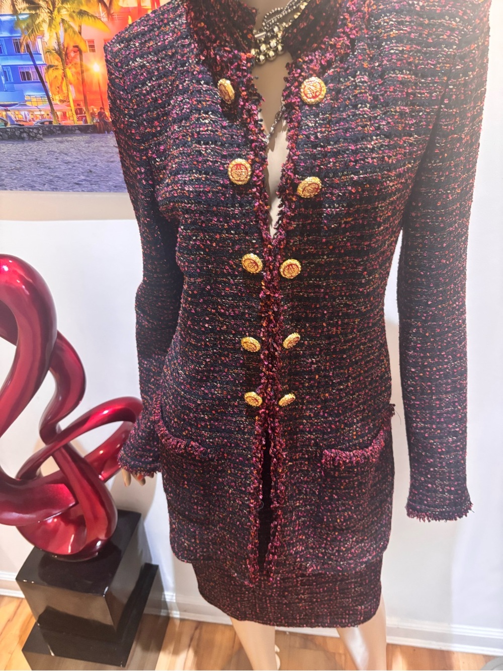 St. John Red Pink multi tweed skirt suit Bouclé Blazer Gold Buttons 12 L shimmer - Picture 5 of 9
